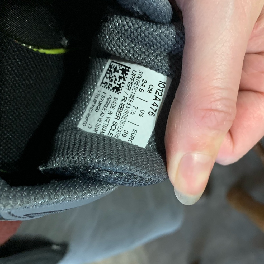 Women’s ASICS - Picture 4 of 5